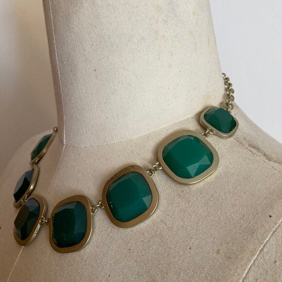 Emerald Green & Gold Necklace - Picture 2 of 9
